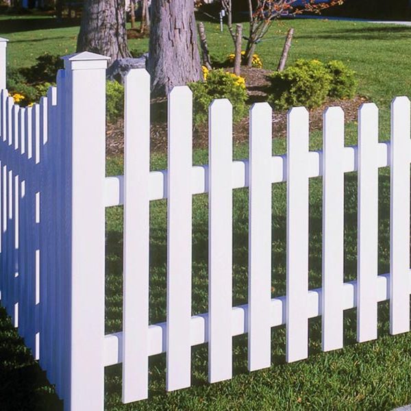 Low-maintenance vinyl fence Sudbury | Direct Fencing Supply